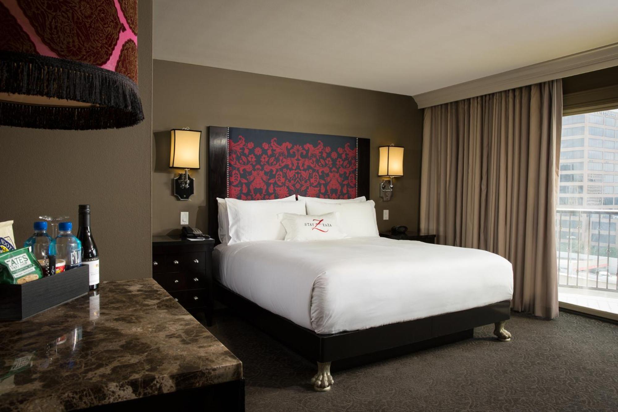 Standard Room, 1 King Bed, Balcony