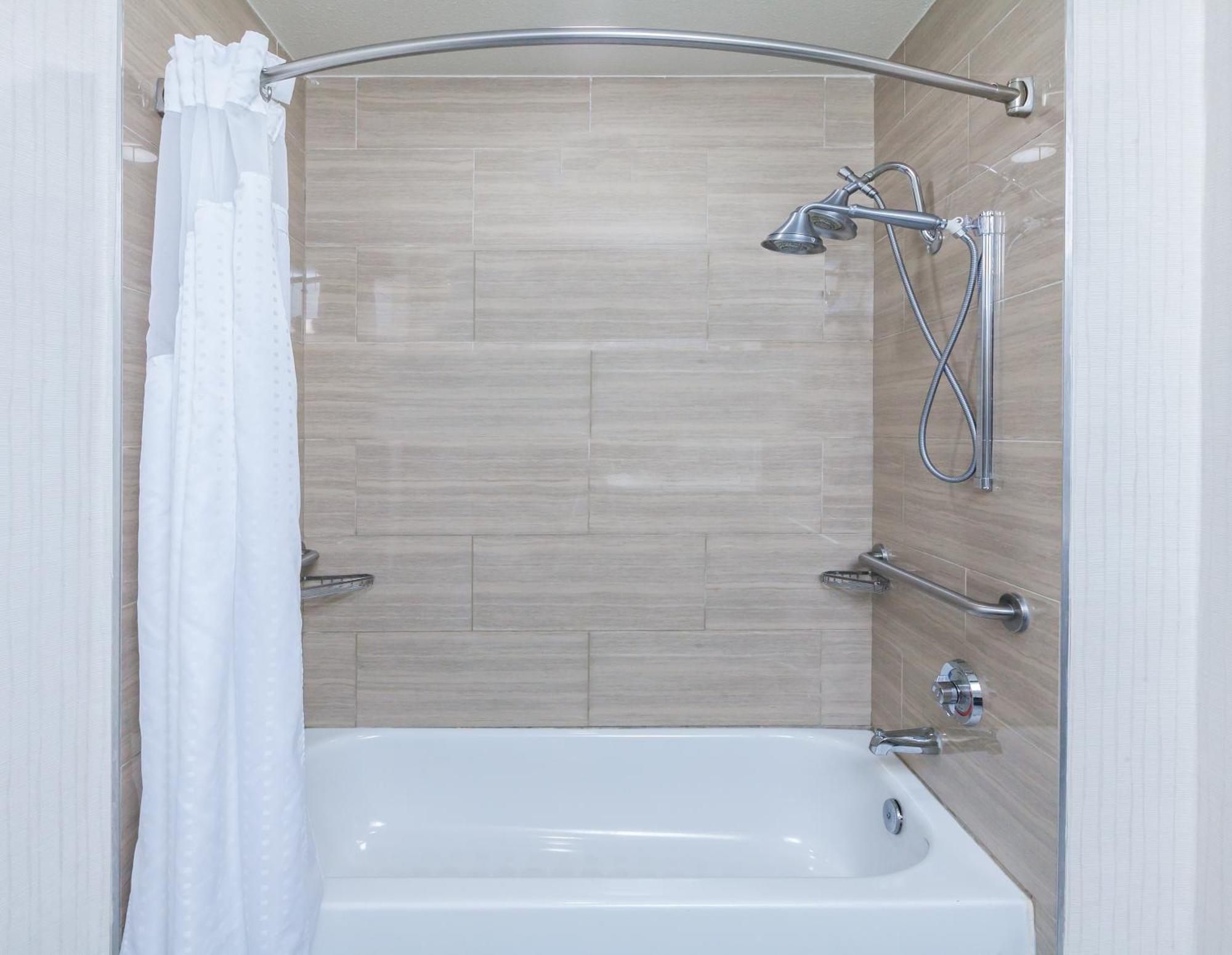 Standard King Room Two King Beds Tub Communications Accessible,1276411399:JPEG