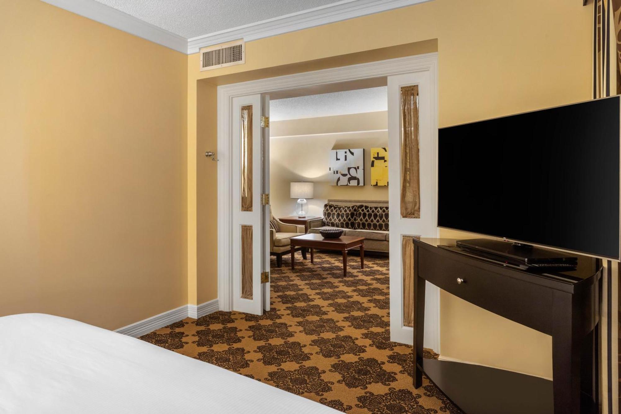 Executive Suite 1 King Bed,1278814078:JPEG