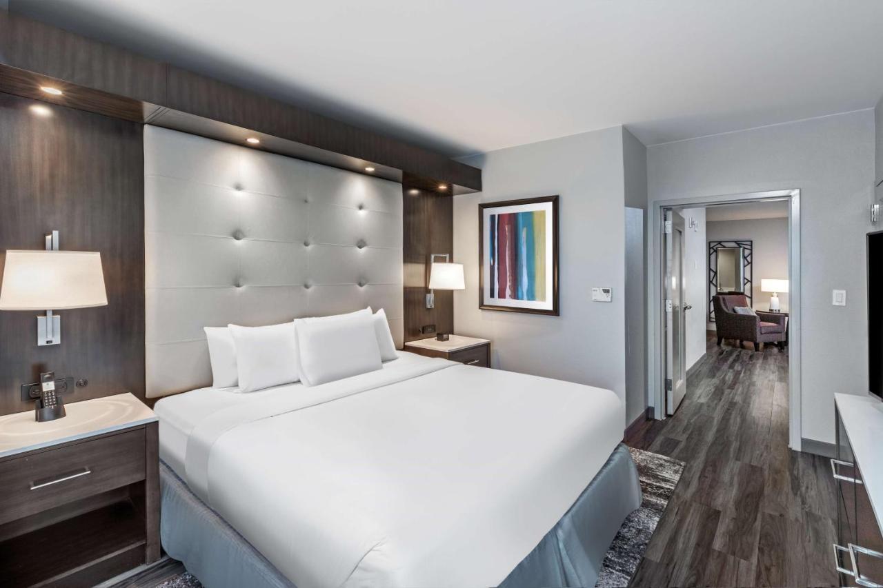 Two-Room Premium Corner King Suite