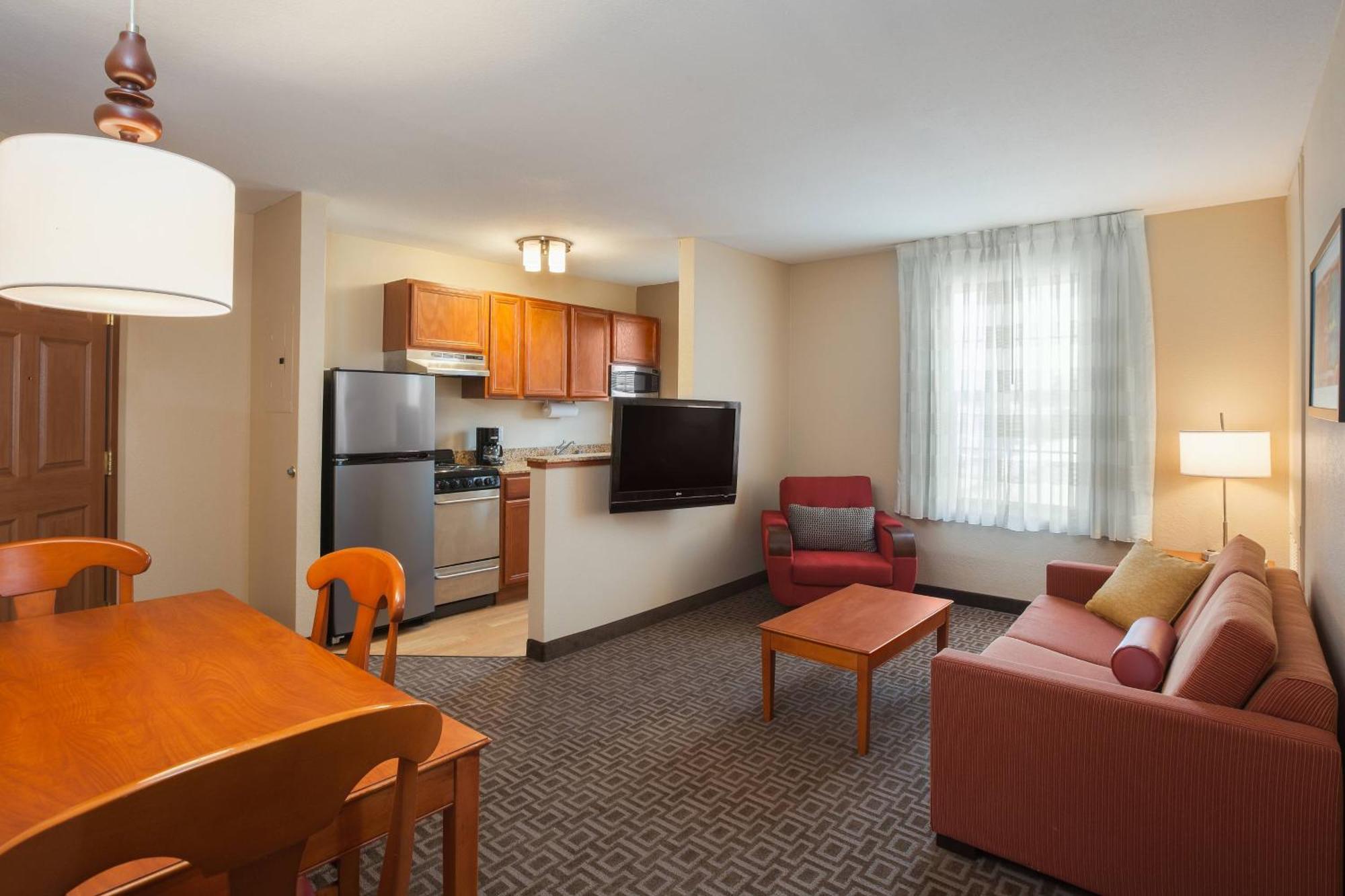 1 Bedroom Suite, 1 Queen, Sofa bed,1634420722:JPEG