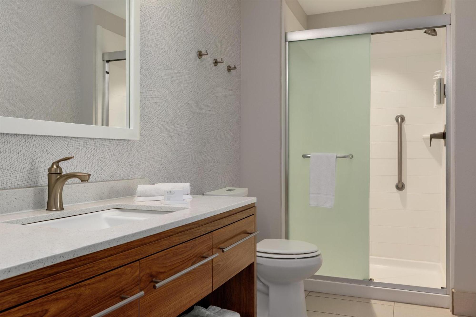 Queen Suite - Hearing Access/Non-Smoking,1699089906:JPEG