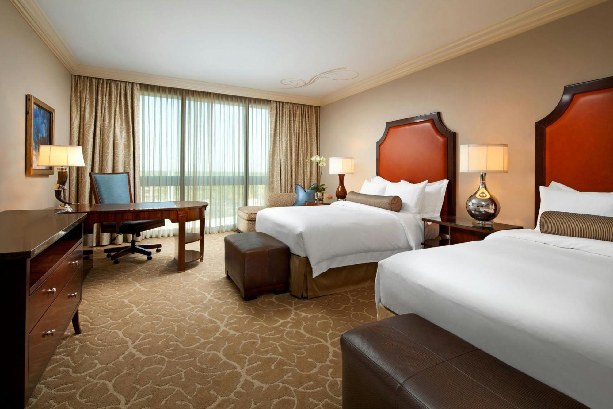 Superior Double Room Mobility & Hearing Accessible w or Roll Shower,1742653311:JPEG