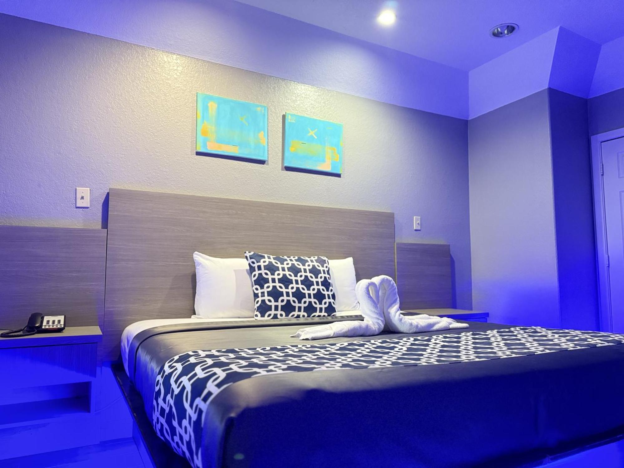 King Suite Spa Bath