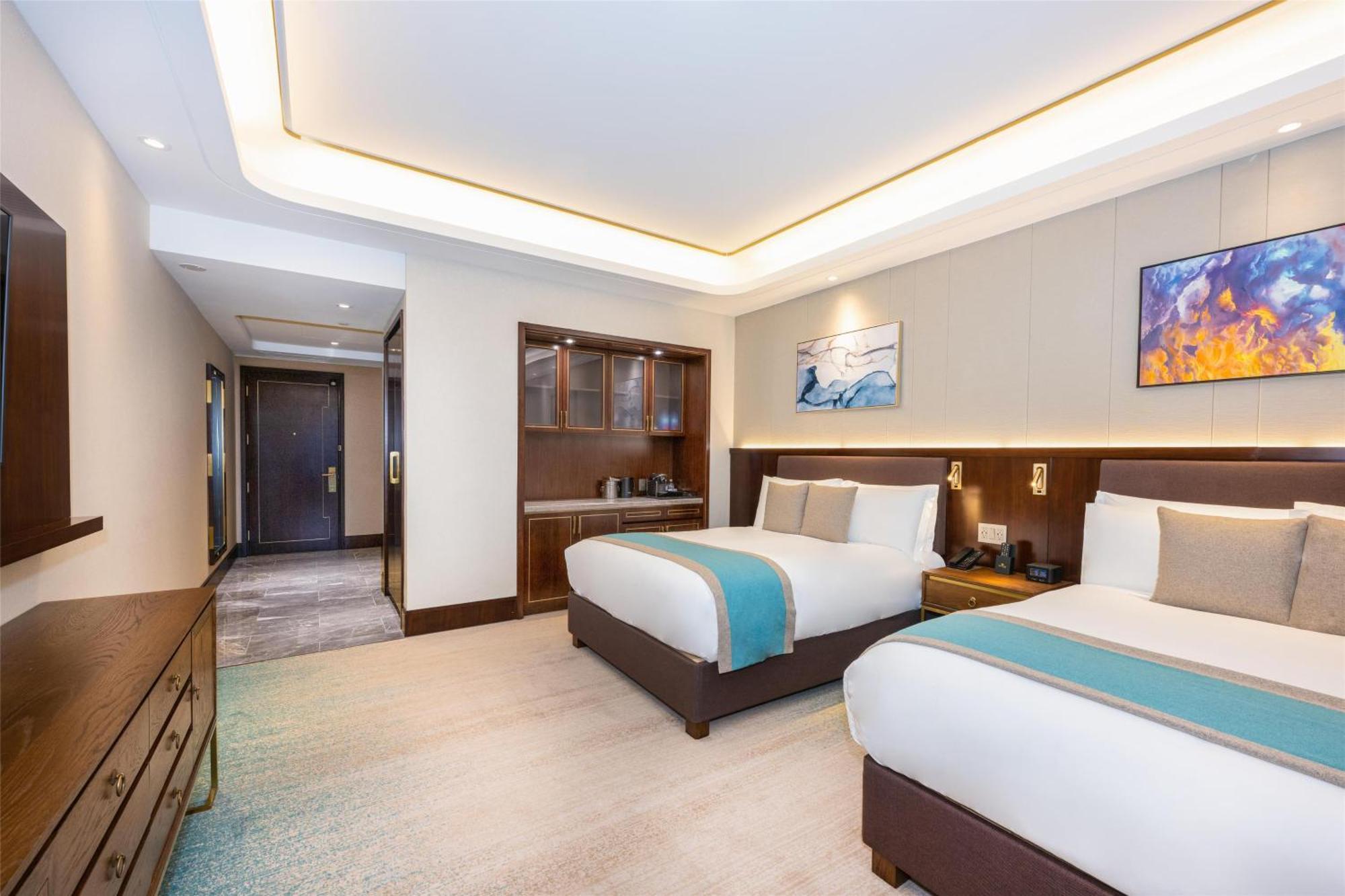 Crescent Studio Two Queen Beds