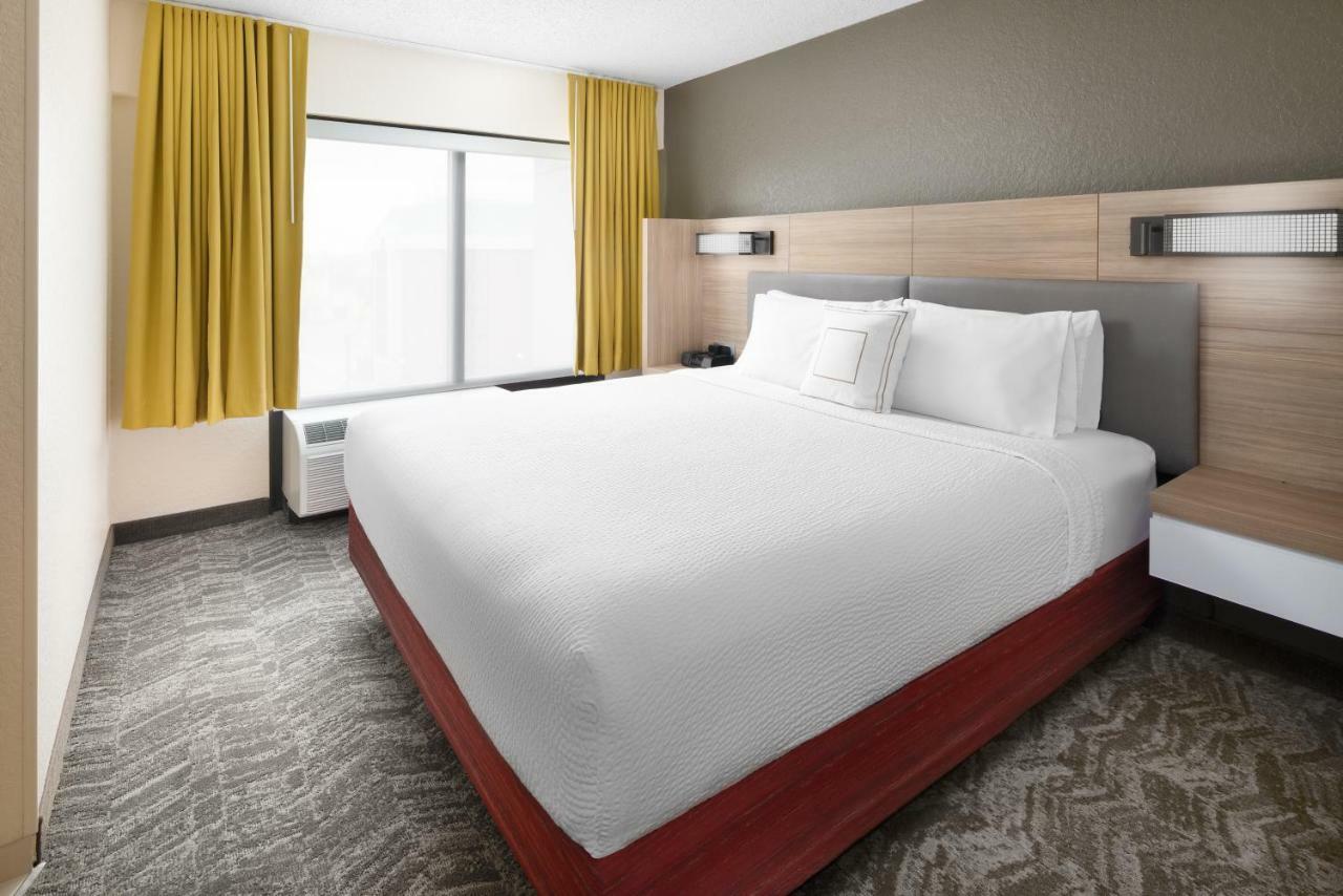 King Suite with Sofa Bed - Hearing Accessible