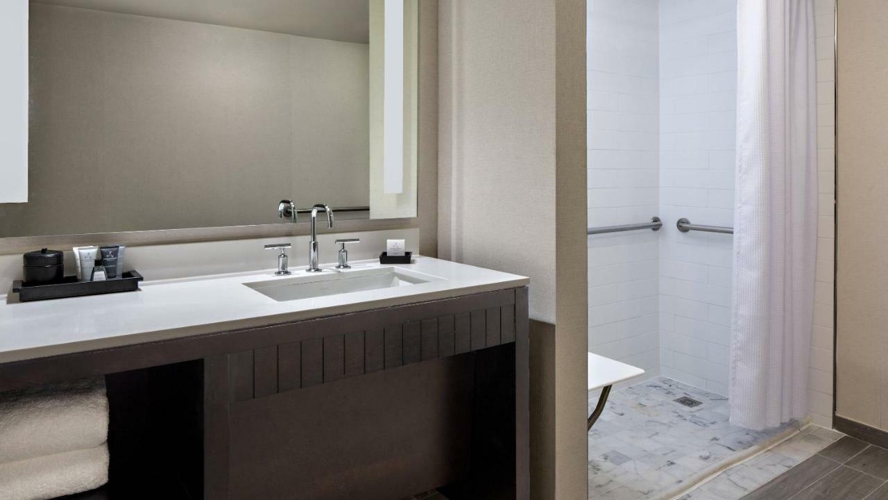 King Room - Hearing Accessible/High Floor