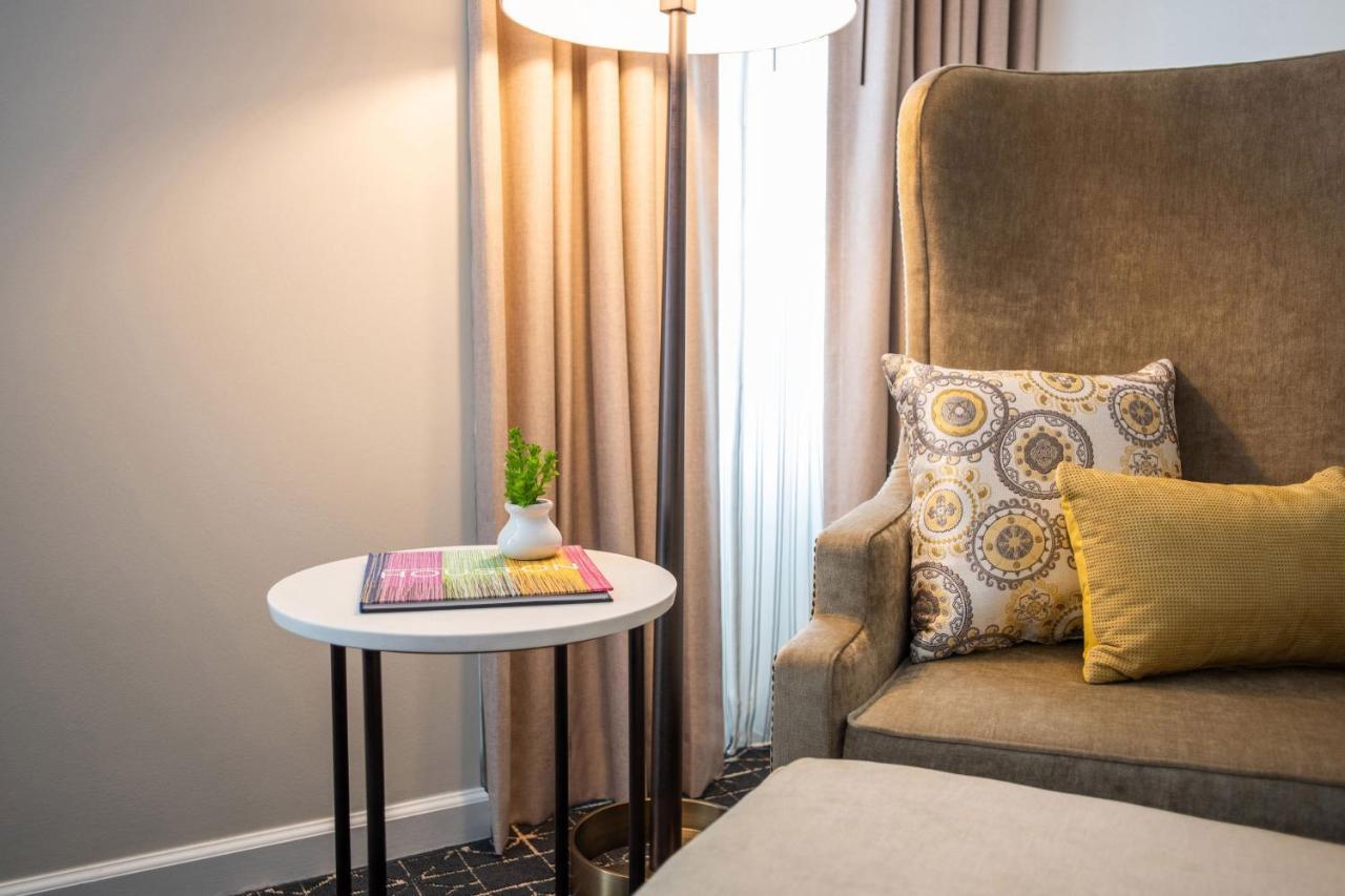 Newly Renovated, Executive Suite, 1 King, High floor