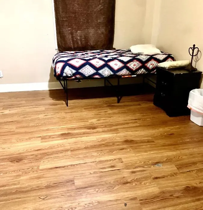 The Ugly House-1