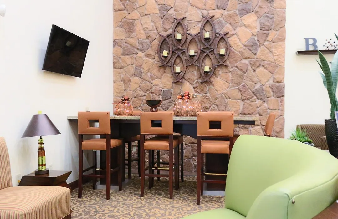 Best Western Plus Hobby Airport Inn & Suites-1
