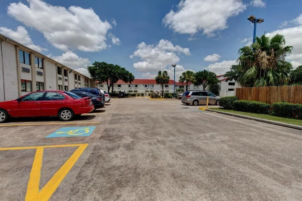 Motel 6 Houston-Hobby-1