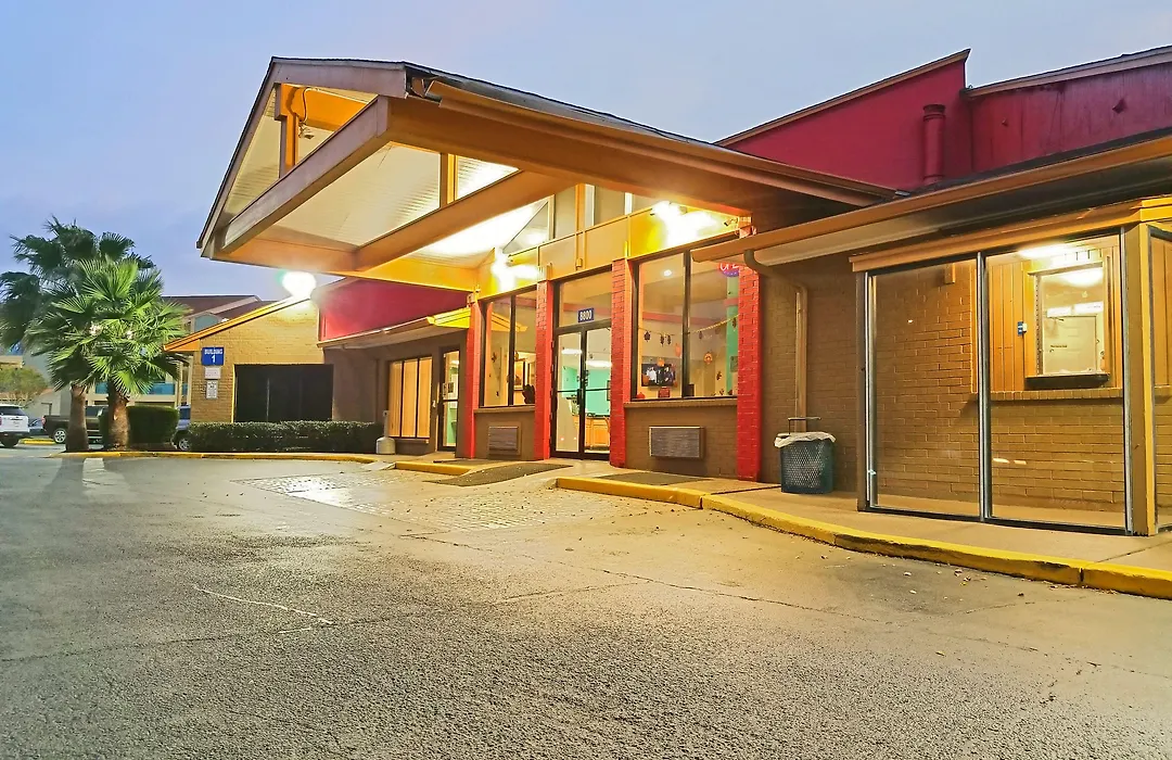 Howard Johnson By Wyndham Houston Hobby Airport-1