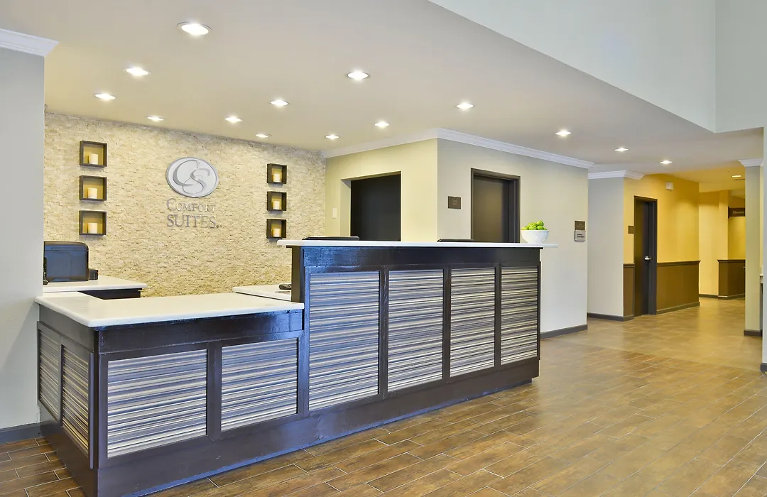 Comfort Suites Near Westchase On Beltway 8-1