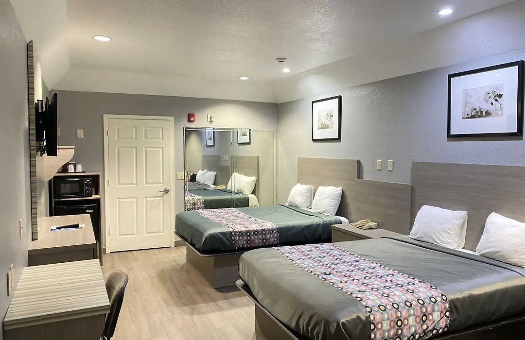 Island Suites Hobby Airport-1