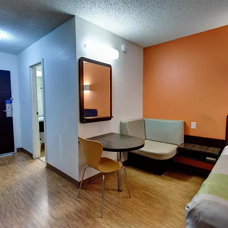 Motel 6 Houston-Hobby-2