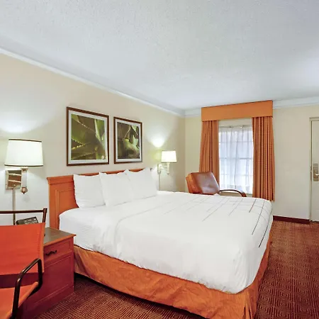 La Quinta Inn By Wyndham Houston Greenway Plaza Medical Area-3